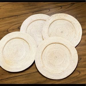 Ratton woven charger plate round !